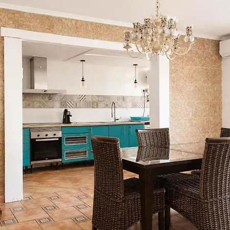 Spacious 3 Bedroom Flat 1 Min To With Terrace Moncófar